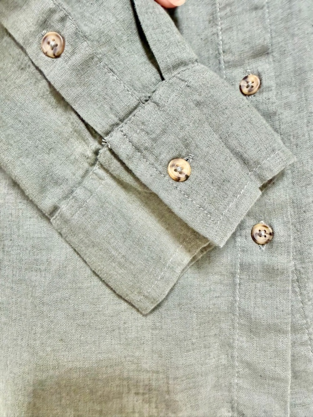 Candace Cameron Bure Olive Green Button-Front linen Women's Blouse - Picture 2 of 4